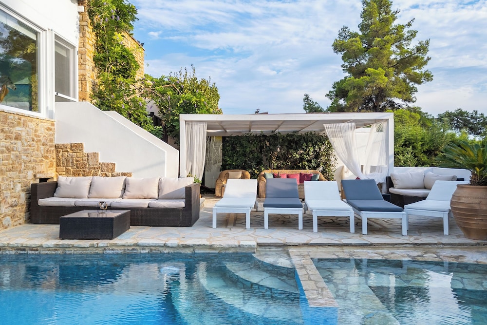 Executive Villa, 4 Bedrooms, Private Pool (Daphne) photo 1