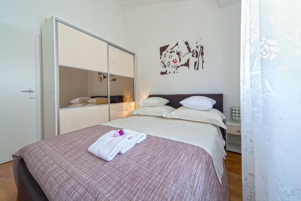 Standard Apartment, 2 Bedrooms, Balcony, Sea View photo 1