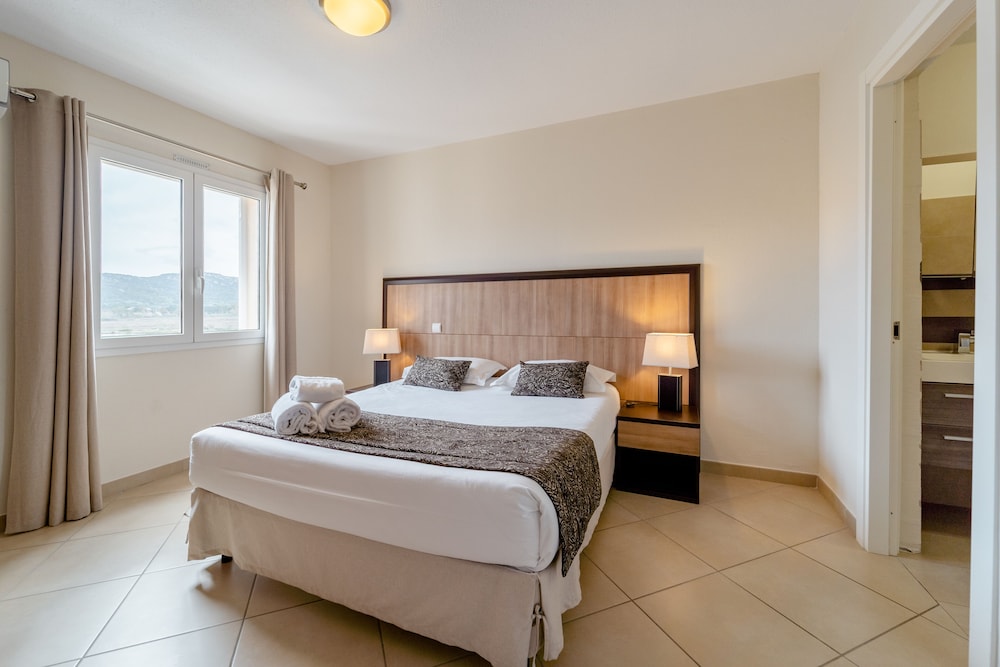 Comfort Apartment, 1 Bedroom, Terrace, Pool View photo 3