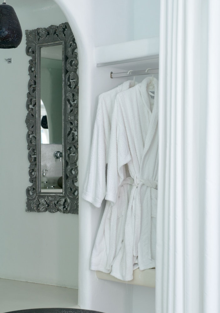 Honeymoon Suite - Photo 9