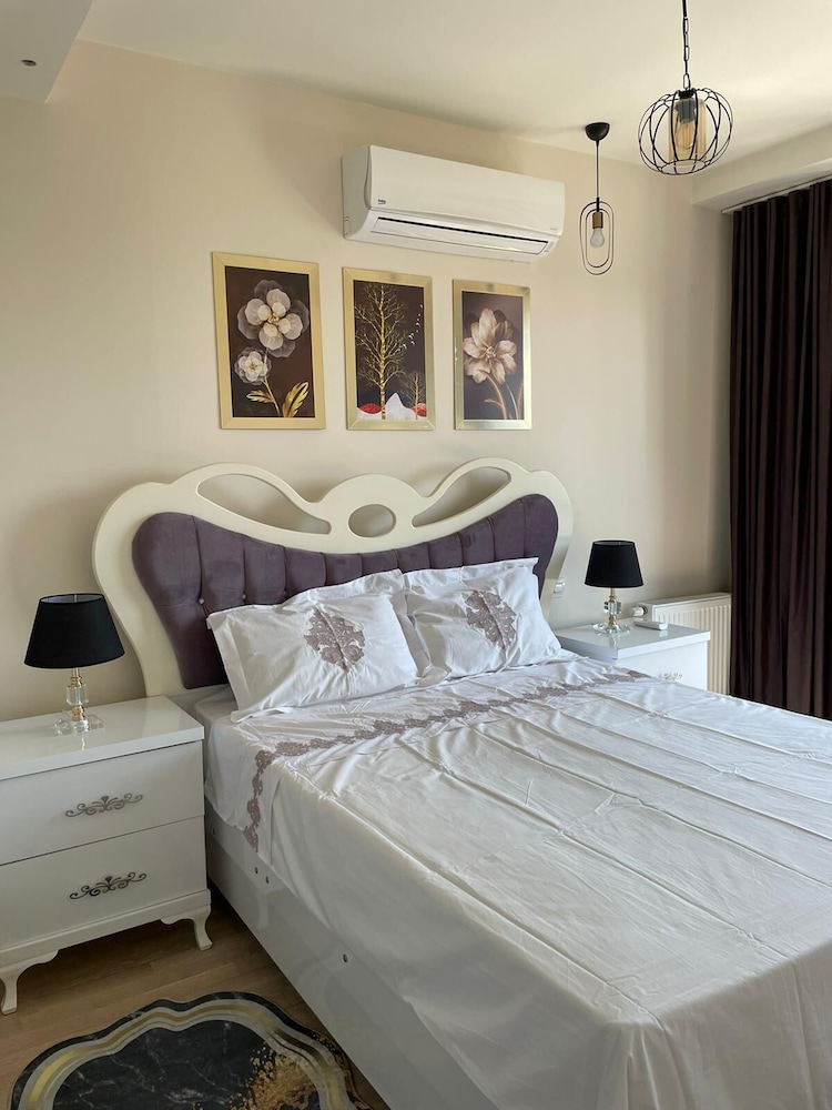 Deluxe Apartment, 1 Bedroom, Kitchen, City View photo 2