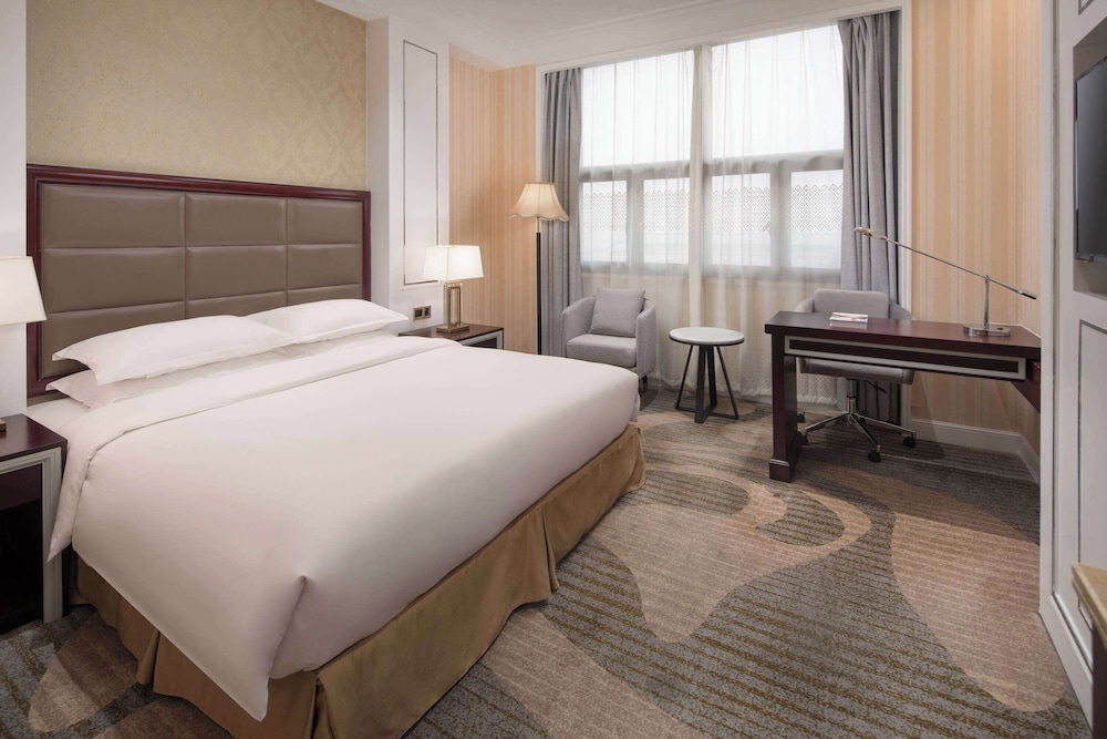 Superior Room, 1 King Bed, Non Smoking