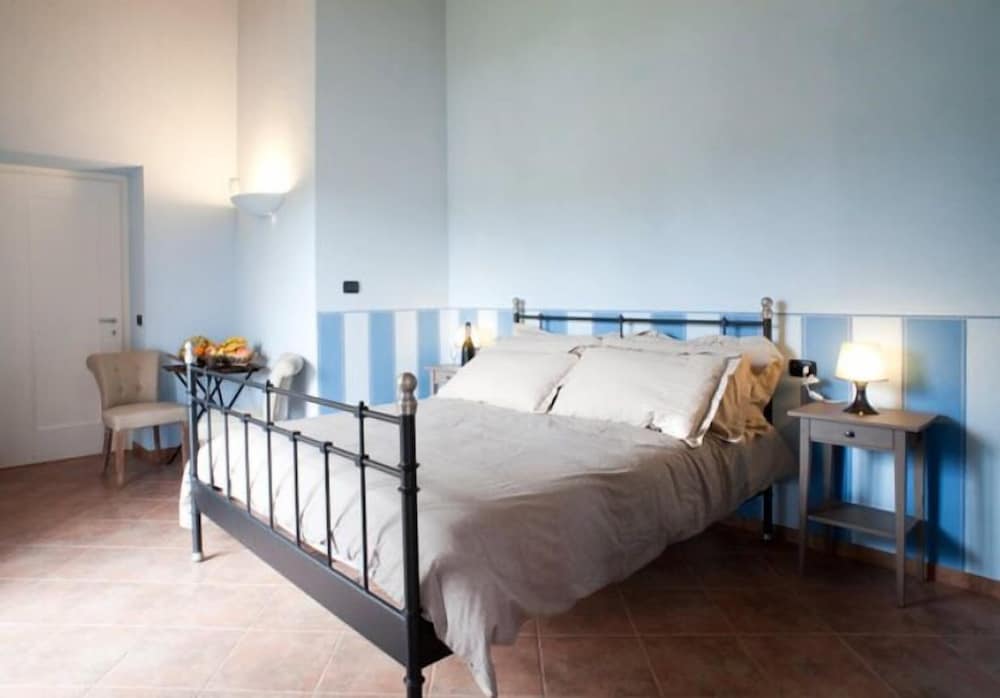 Double Room, 1 Queen Bed photo 3