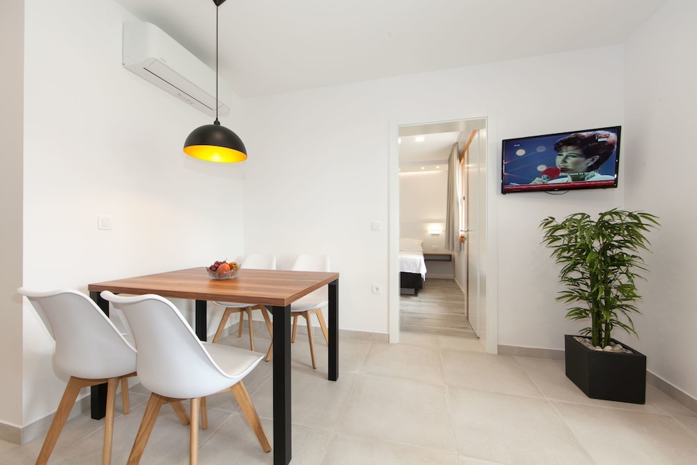 Family Apartment, 1 Bedroom, Garden Area photo 2
