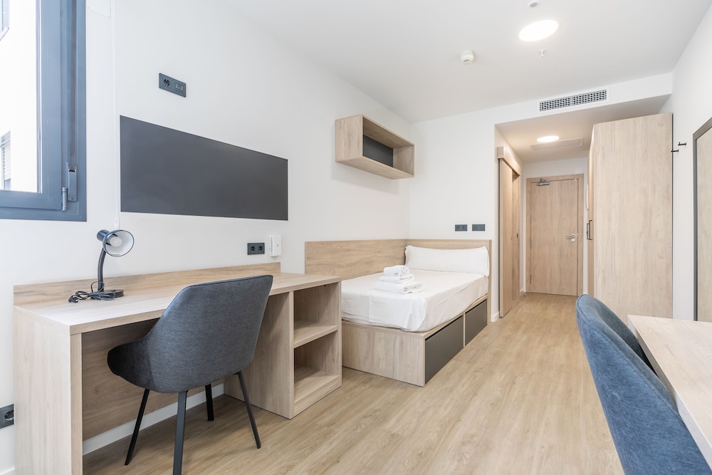 Single room in apartment