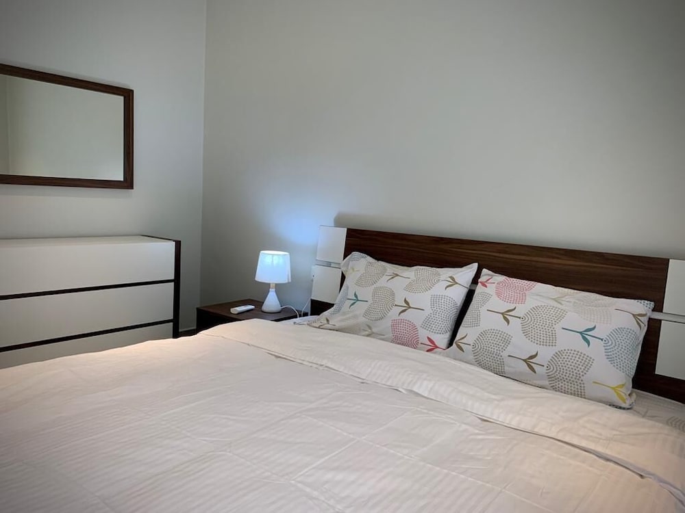 Family Apartment, 2 Bedrooms, Non Smoking, Pool Access (F2)