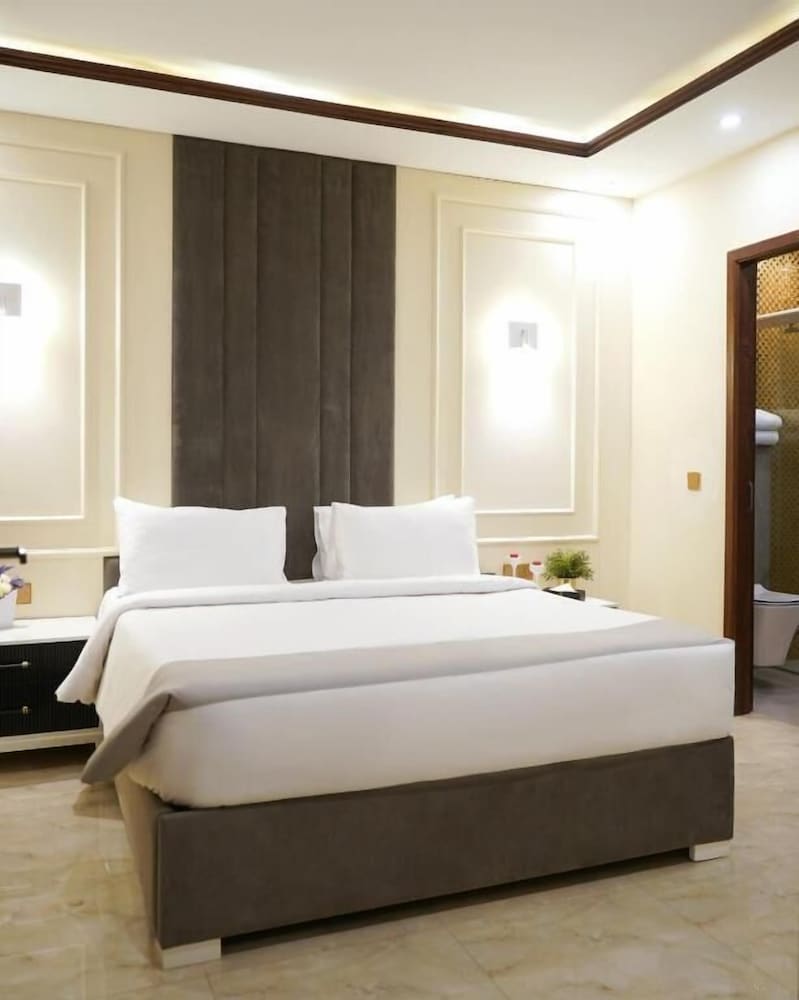 Deluxe Double Room, City View