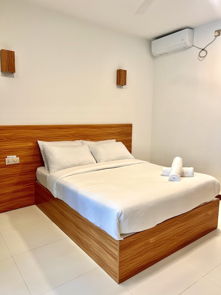 Deluxe Double Room - Photo 17