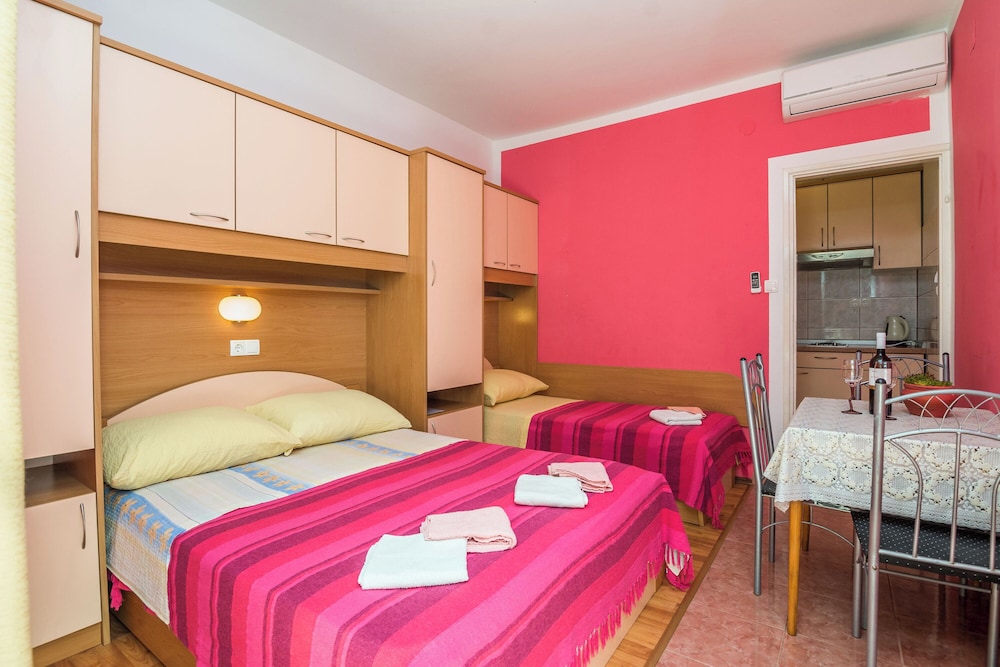 Family Studio (Apartment Basic 4)