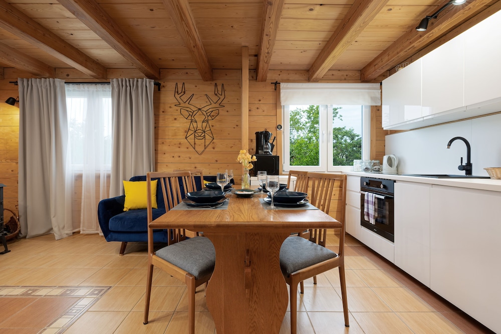 House, 3 Bedrooms, Terrace, Lakeside photo 2