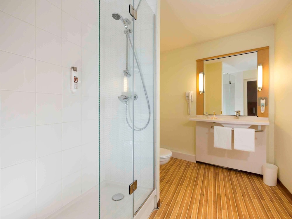 Standard Room, 2 Twin Beds - Photo 7