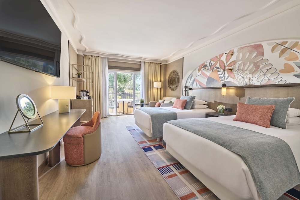 Room (2 Twin Beds) - Photo 9