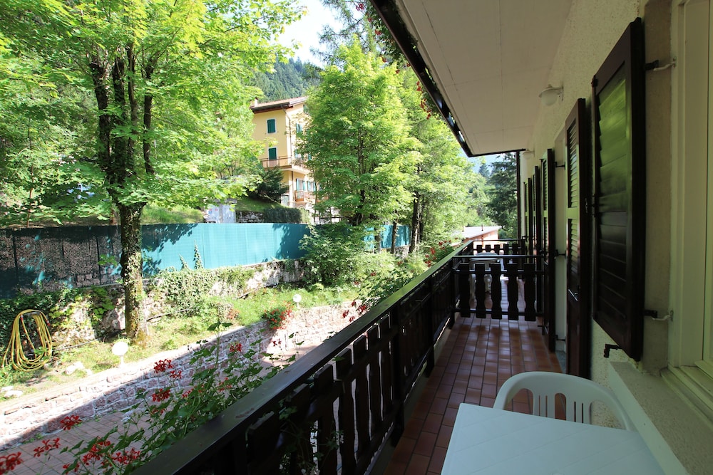 Double or Twin Room, Park View photo 3