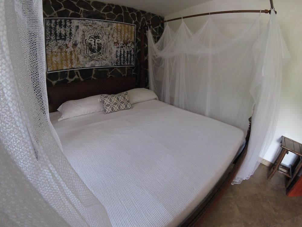 Deluxe Double Room Single Use, Mountain View photo 2
