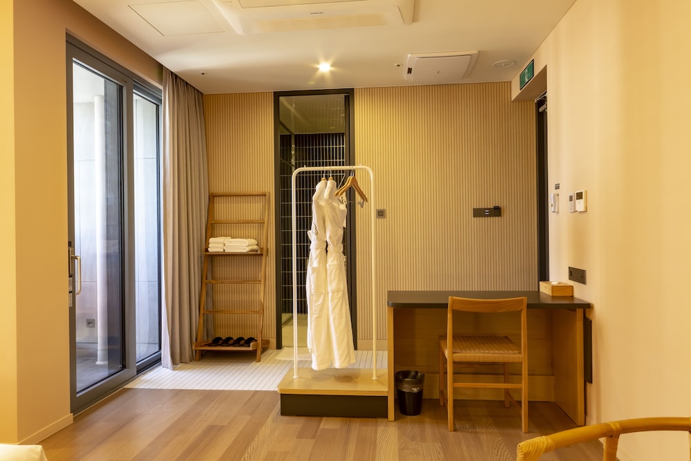 Signature Double Room (Free Swimming Pool) photo 3