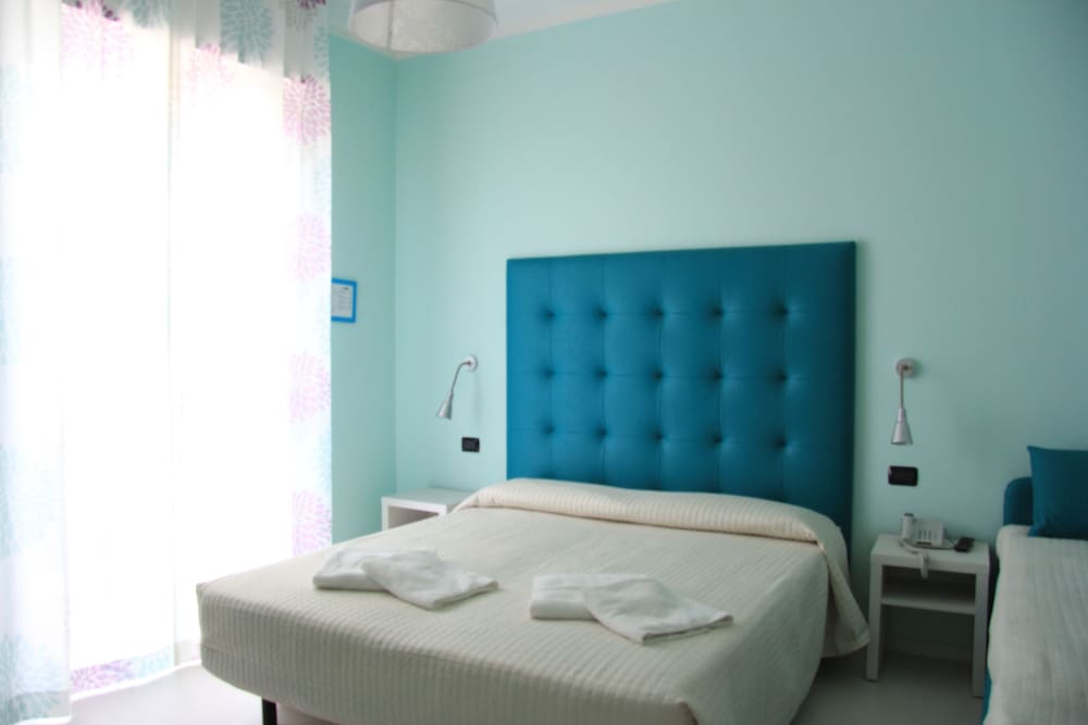 Superior Triple Room photo 2