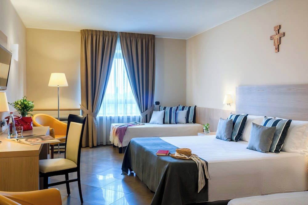 Standard Double or Twin Room, Garden View photo 3