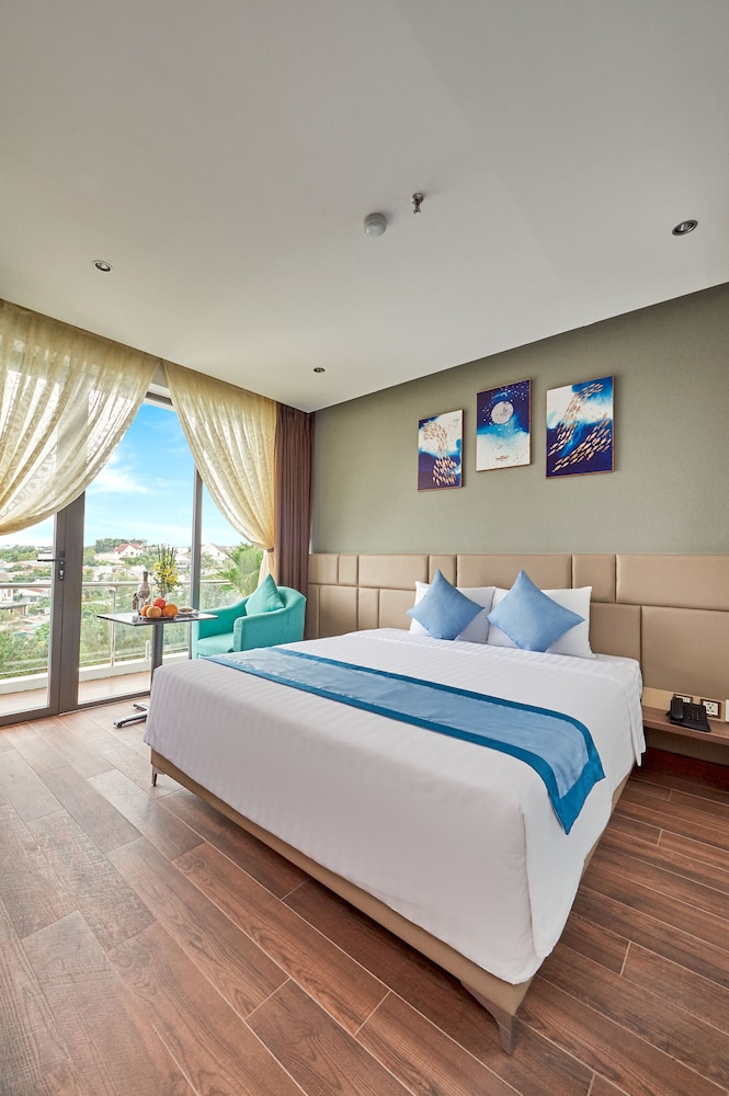 Deluxe Art Double or Twin Room photo 3