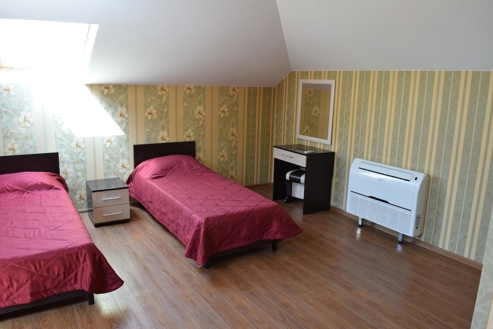 Standard Triple Room, 3 Twin Beds photo 2