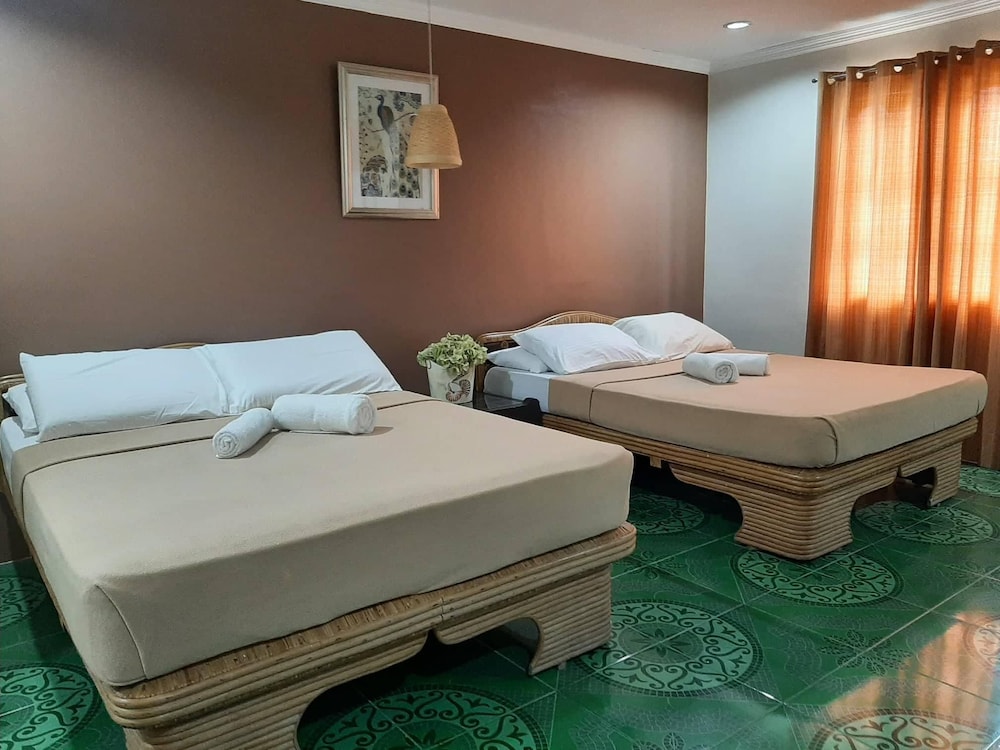 Family Quadruple Room, 2 Queen Beds, Sea View