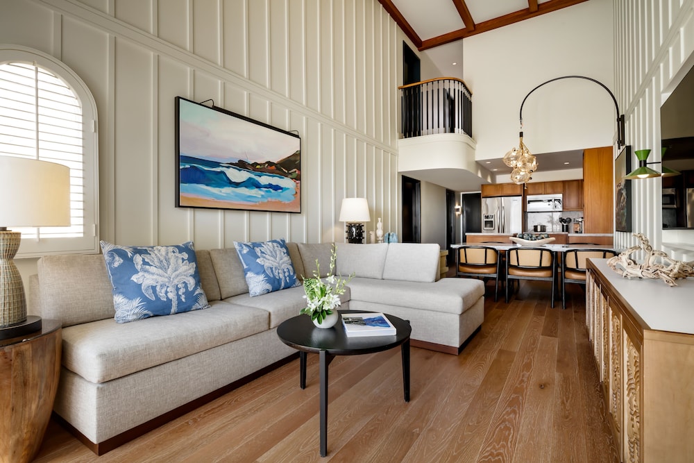 Luxury Villa, 2 Bedrooms, Kitchen, Ocean View (2 Kings + Sofa Bed)