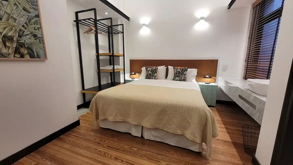 Room 203 photo 1