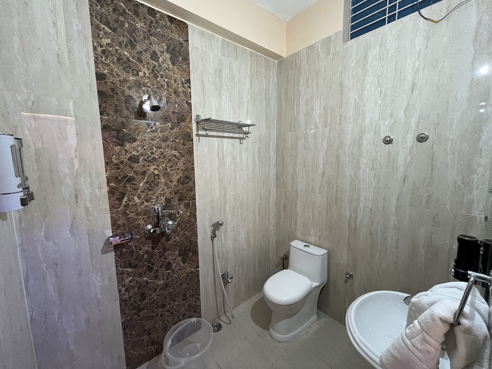 Deluxe Room - Photo 8