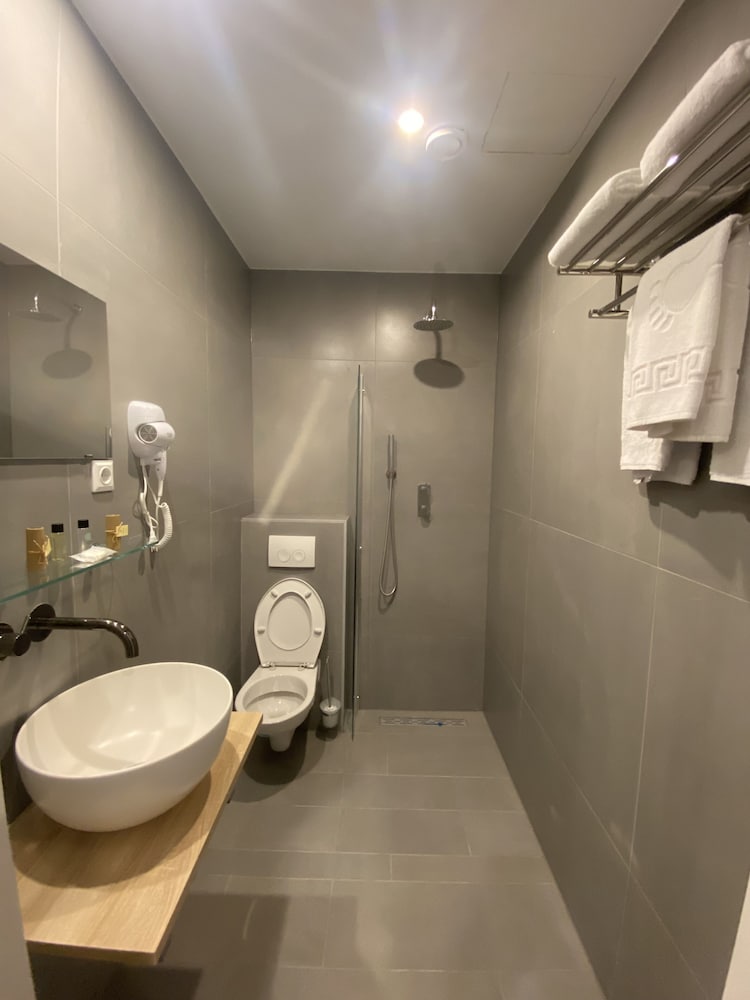 Deluxe Triple Room photo 3