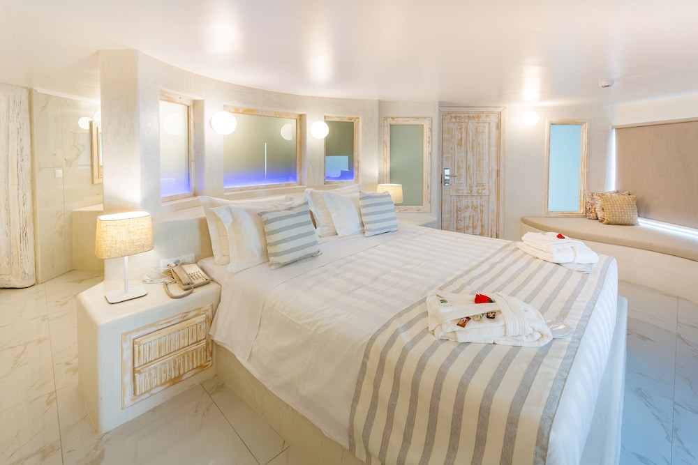 City Suite, 1 King Bed, City View photo 2