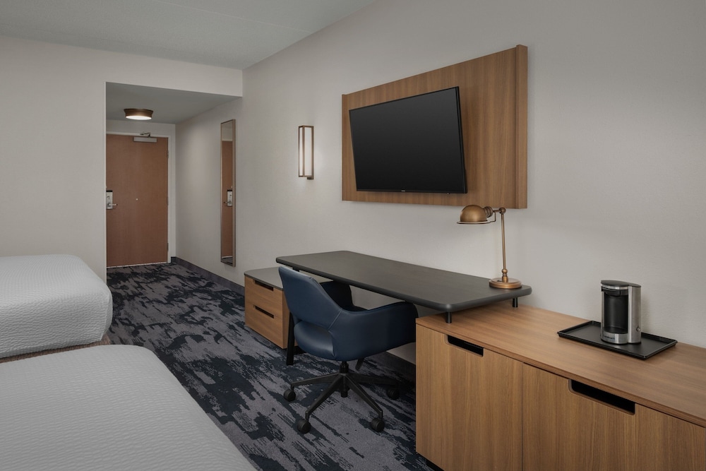 Standard Room, 2 Queen Beds (Mobility/Hearing Accessible, Tub) photo 2
