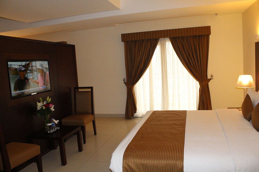 Executive Suite, 1 King Bed, Sea Facing photo 2