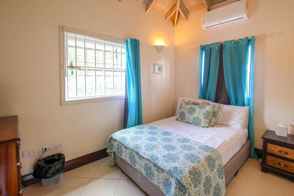 House, 5 Bedrooms photo 1