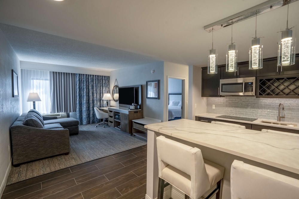 Suite, 1 King Bed, Kitchen - Photo 2