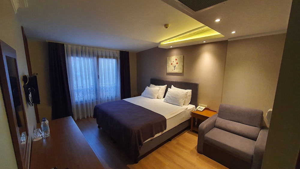 Standard Double or Twin Room photo 2