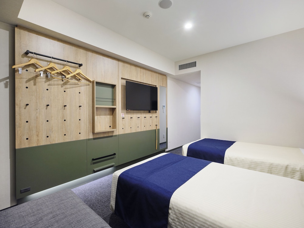 Deluxe Twin Room, Non Smoking (with Sofa Bed)
