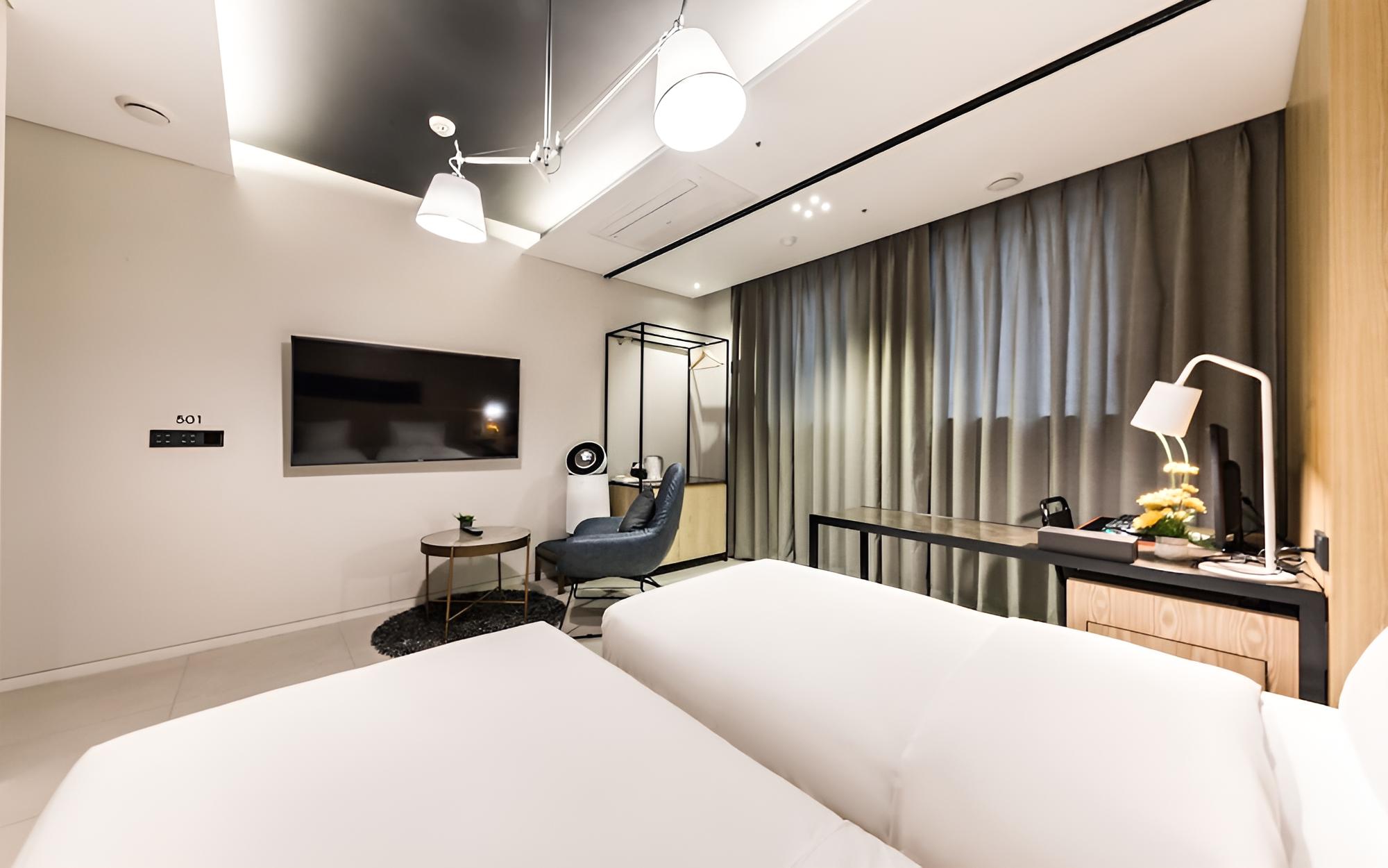 Room (Premium - Twin (single + single + 55 ) - Photo 3