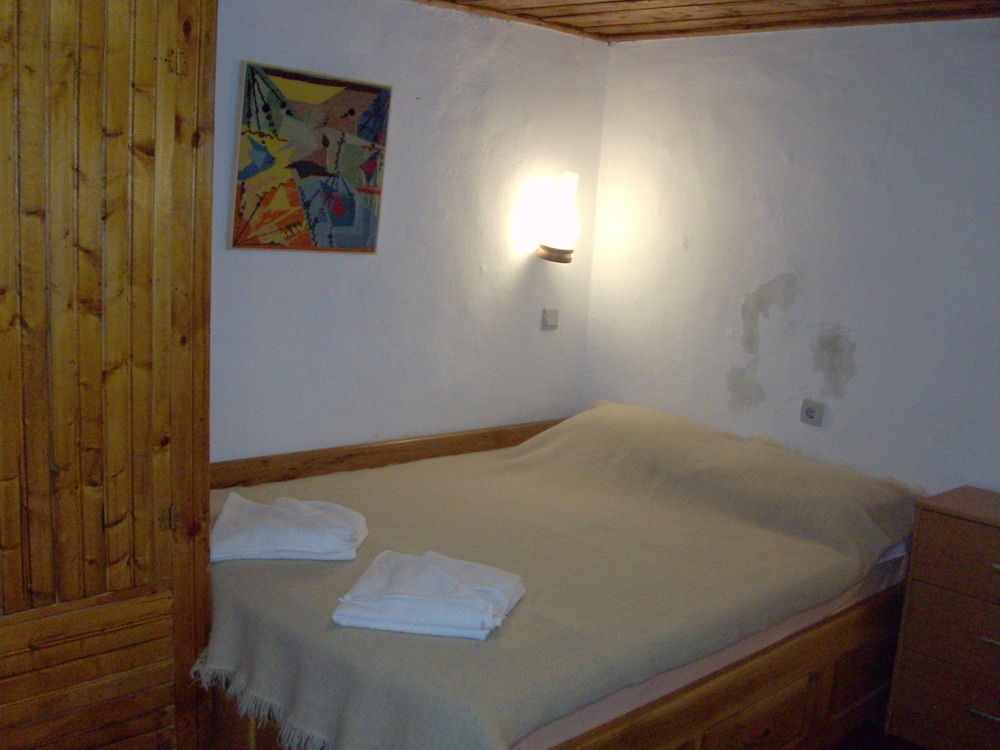 Traditional Triple Room, Garden View photo 1