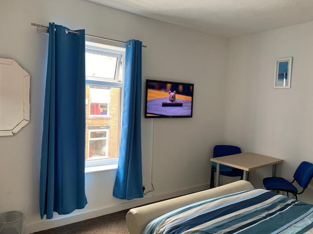Basic Double Room - Blue Room