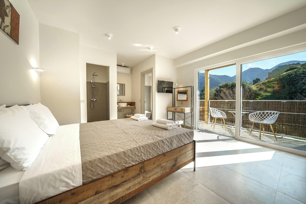 Superior Suite, Balcony, Mountain View