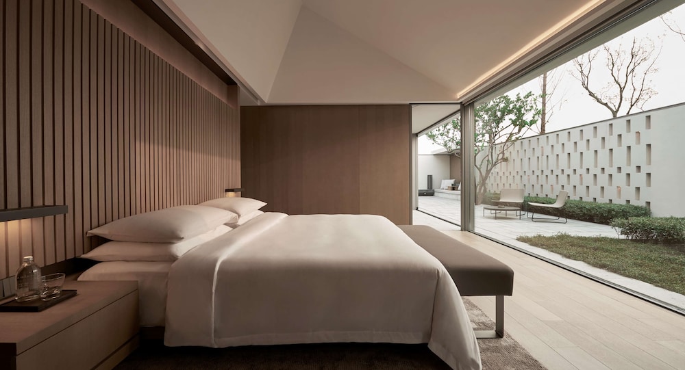 Villa, 1 King Bed (Pool)