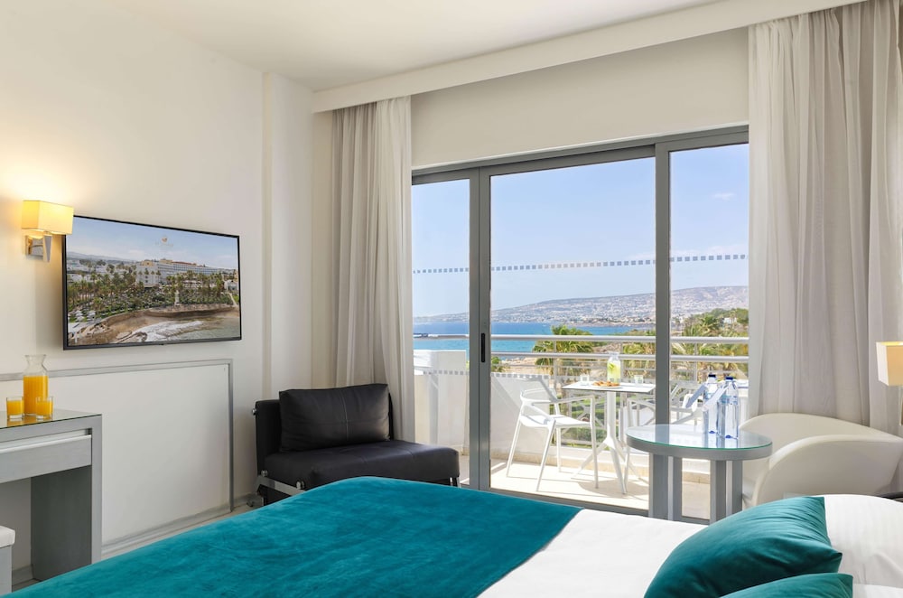Double or Twin Room, Partial Sea View