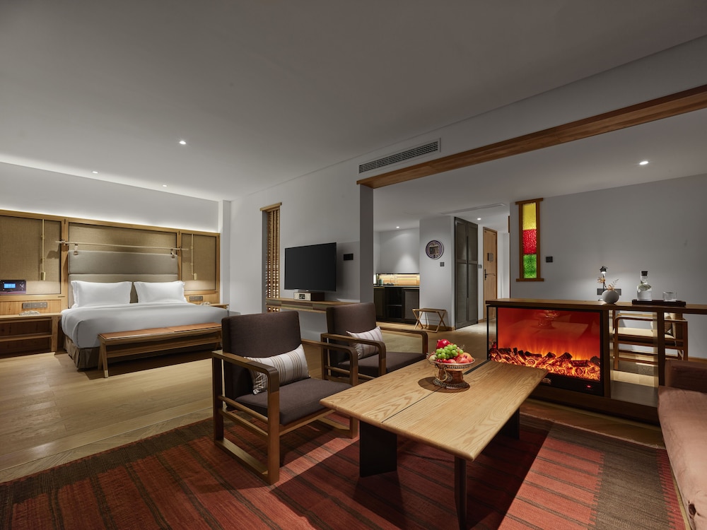LUX* Suite photo 2