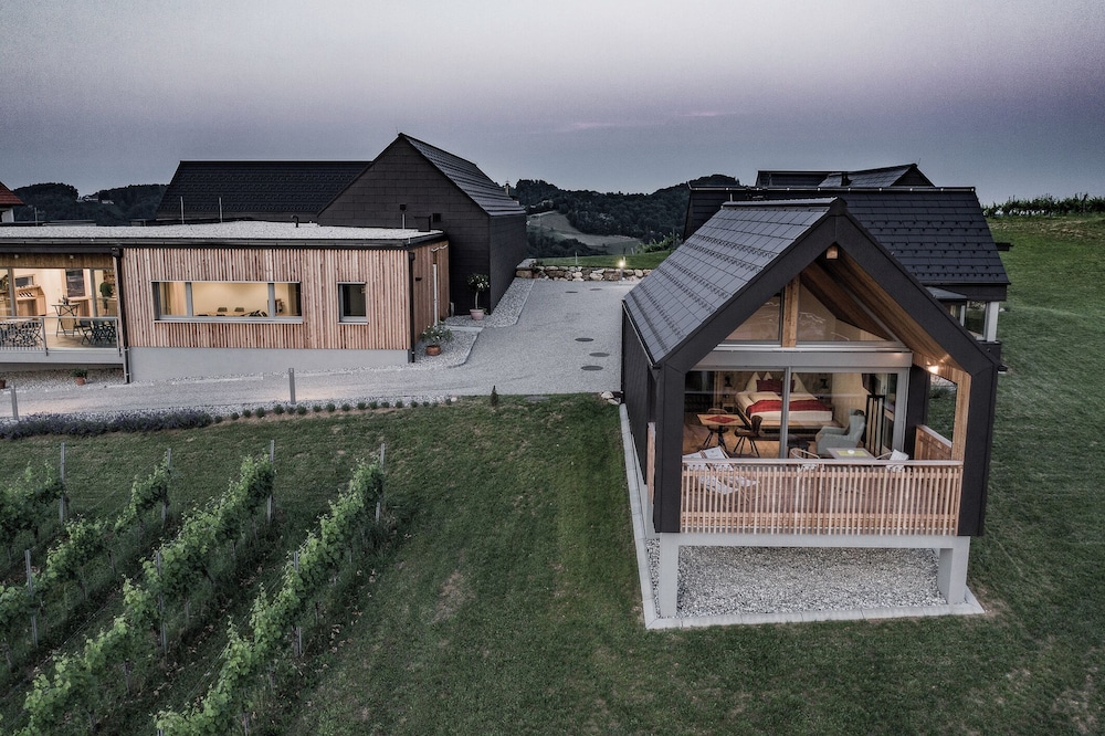 Exclusive Chalet, Vineyard View