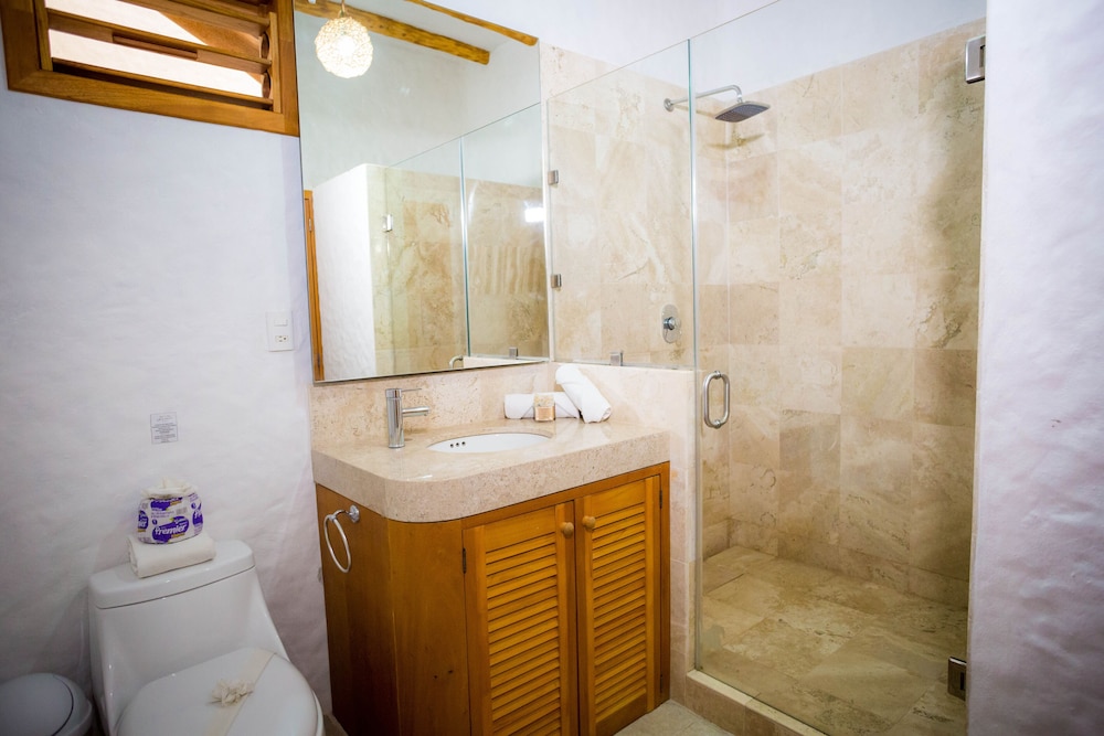 Standard Double Room - Photo 6
