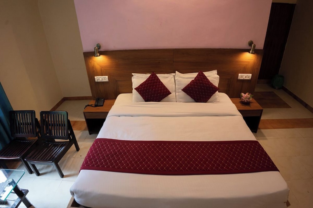 Deluxe Room - Photo 10
