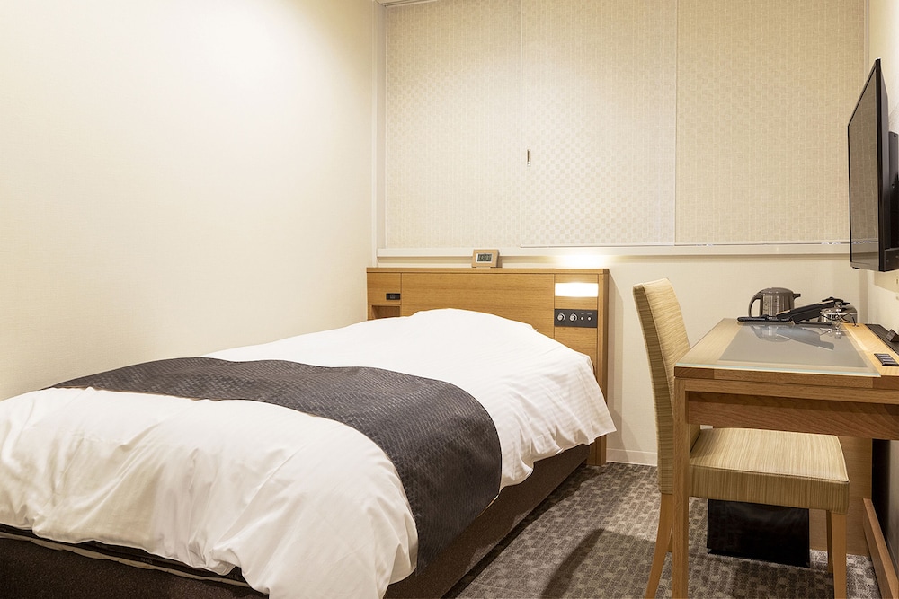 Standard Single Room, Smoking