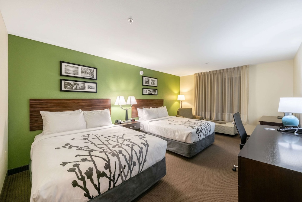 Comfort Room, 2 Queen Beds, Accessible (Hearing Accessible) - Photo 1
