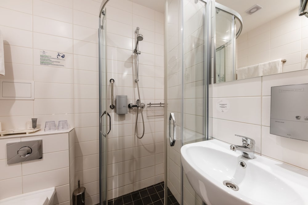 Standard Double or Twin room with Gym access - Photo 5