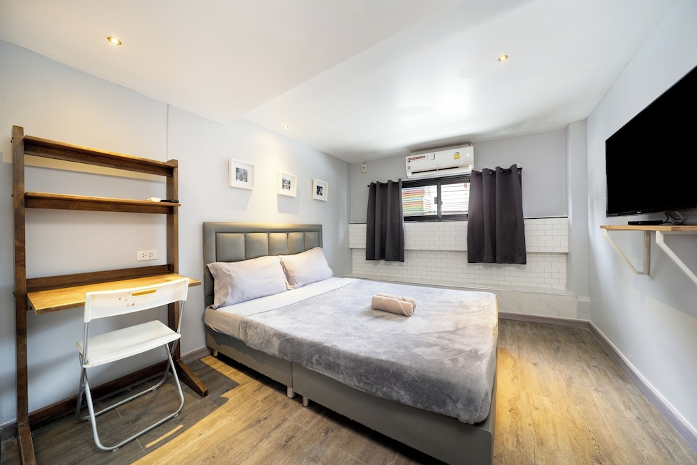 Double Room with Shared Bathroom B2 (Smoking Building) photo 1