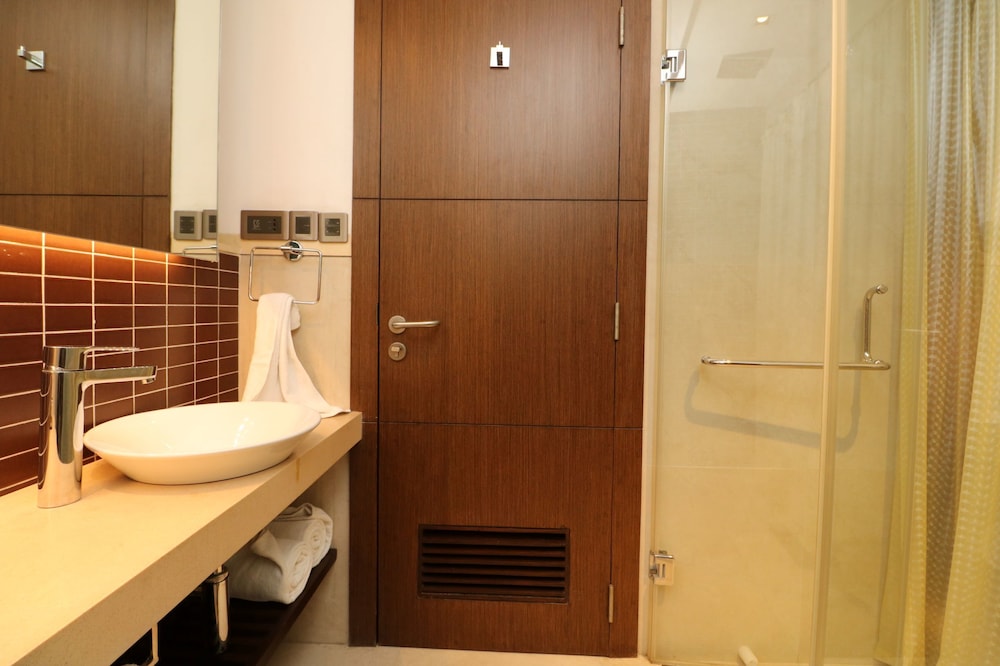 Superior Double Room, 1 Queen Bed, Non Smoking - Photo 9